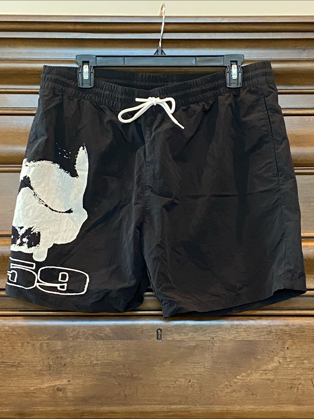 G59 Black Nylon Summer Shorts Size Large new without tags